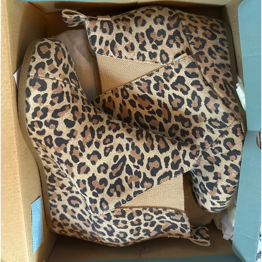 Toms Cheetah booties size 7